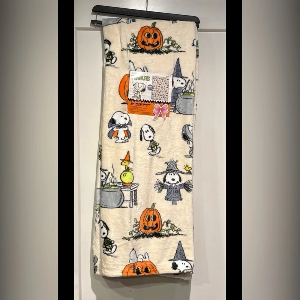 Peanuts Halloween Blanket